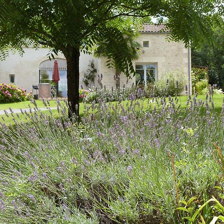 Le Logis De La Brumanderie - Saintes Fontcouverte  Exterior foto